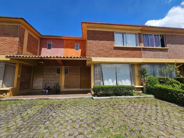 Casa en renta en Toluca con jardín y vigilancia