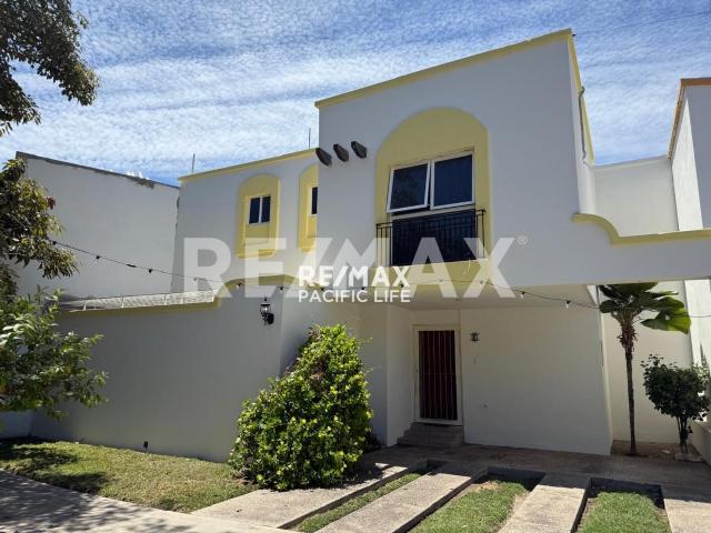 CASA EN RENTA EN TOREO
