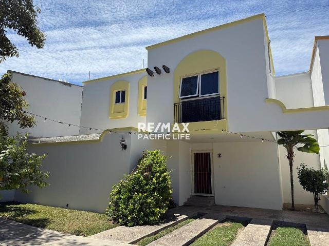 CASA EN RENTA EN TOREO