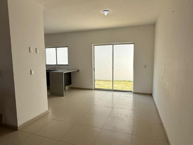 CASA EN RENTA EN TRENTO RESIDENCIAL