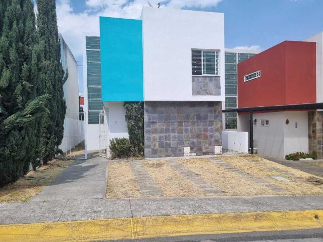 Casa en renta en Urbano Bonanza, Metepec, México