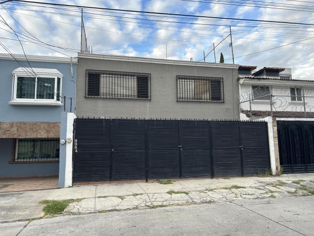 CASA EN RENTA EN VALLARTA UNIVERSIDAD | AMPLIA Y EXCELENTE UBICACIÓN