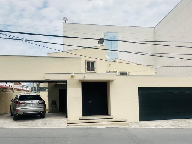 Casa en Renta en Valle Oriente SPGG