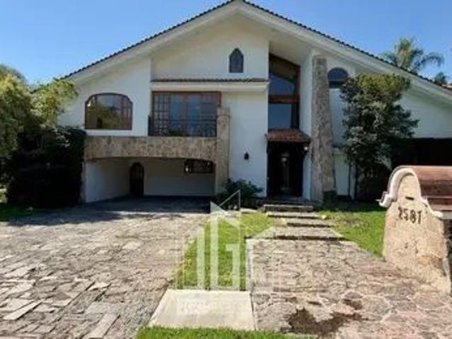 CASA EN RENTA EN VALLE REAL