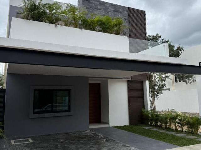 Casa en Renta en Via Cumbres