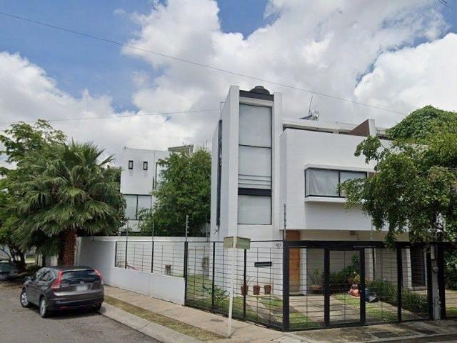casa en renta en villa de los belenes frente a parque