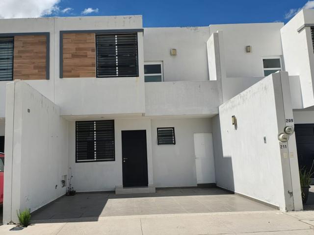 Casa en renta en Villa Fontana