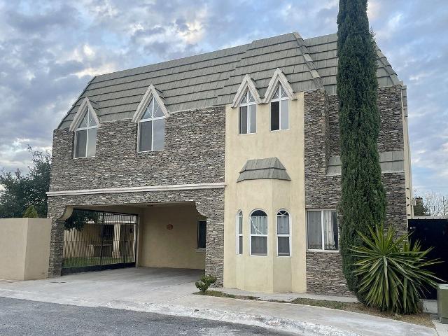 Casa en RENTA en Villa Fontana