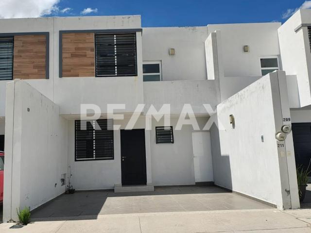 Casa en renta en Villa Fontana