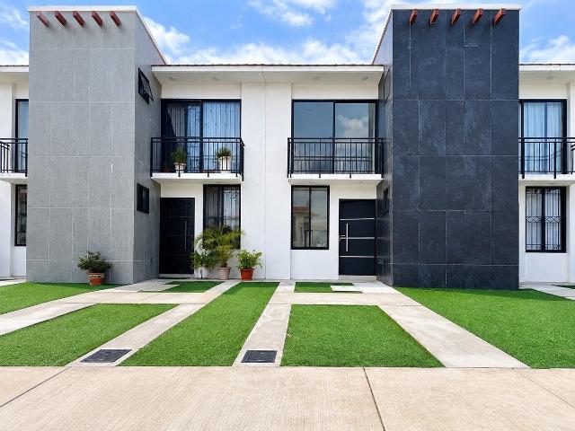 Casa en RENTA en Villa Real