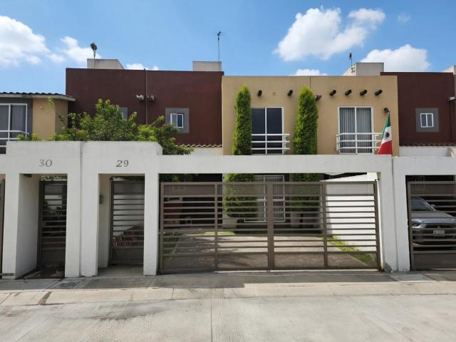 CASA EN RENTA EN VILLA TOSCANA A 10 MINS DE AEROPUERTO Y A 3 MINS DEL PARQUE TOLUCA 2000