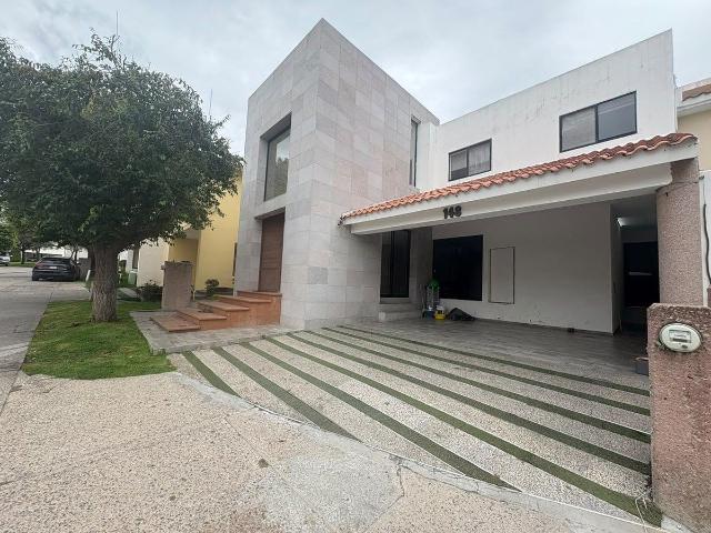 Casa en Renta en Villantigua con amplio jardin y terraza