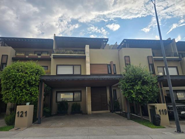 Casa en renta en villas carriedo