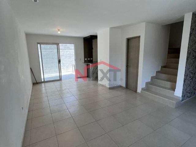 Casa en Renta en Villas Castellana con terreno Excedente