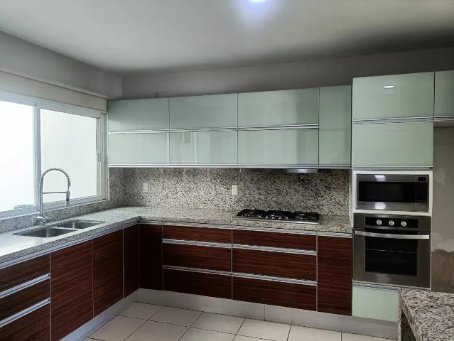 CASA EN RENTA EN VILLAS DE IRAPUATO