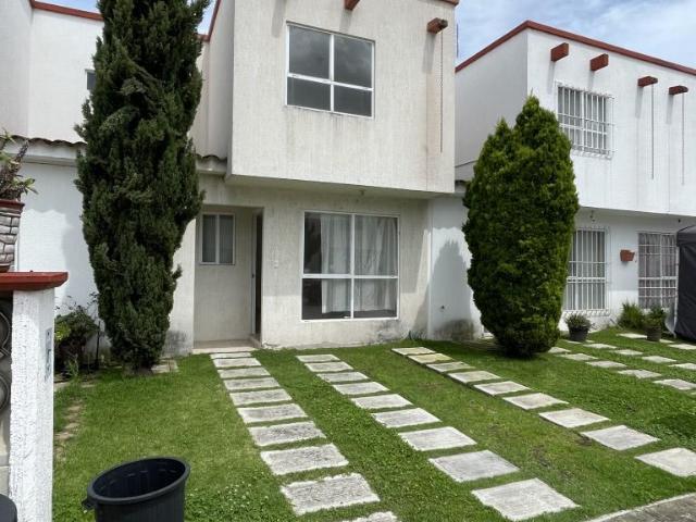 CASA EN RENTA EN VILLAS DEL SAUCE SOBRE CARRETERA TOLUCA TENANGO A 15min DE METEPEC