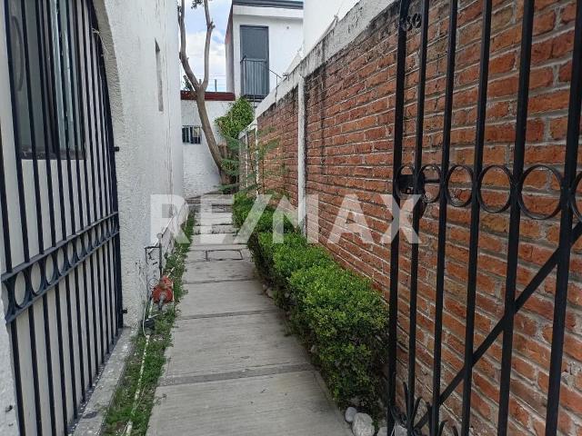 Casa en Renta en Villas del Parque Querétaro Semi Amueblada