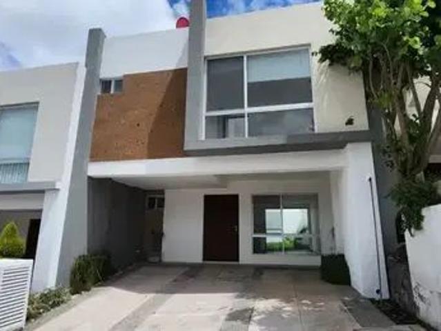 Casa En Renta En Zibata, Condominio Natura Ii, 3 Hab Mas Sala De Tv