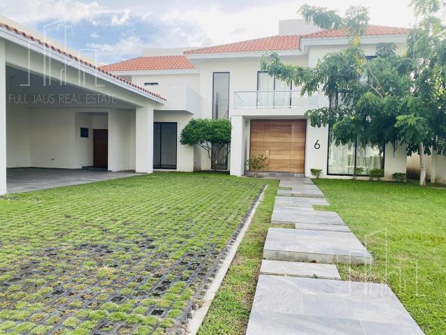 Casa en renta en zona country