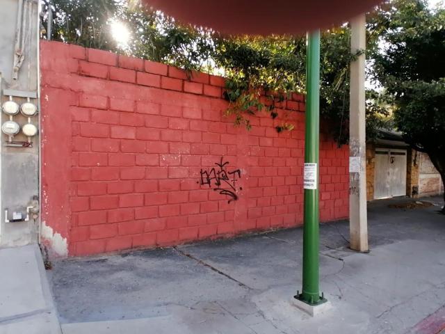 CASA EN RENTA EN ZONA COMERCIAL