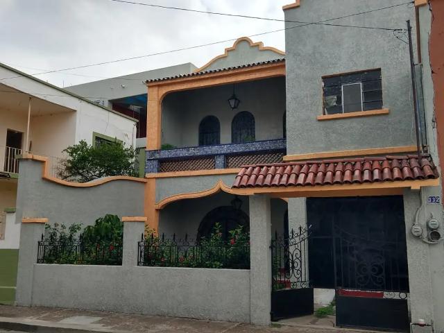 Casa en renta en zona centro de Irapuato, ideal para oficinas