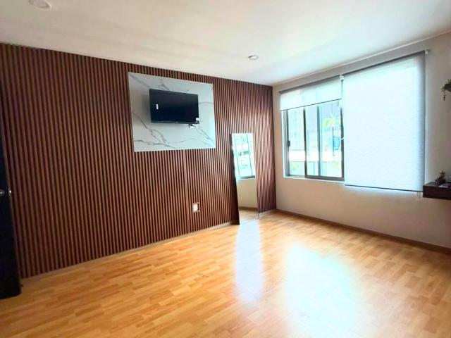 Casa en Renta en Zona Esmeralda 3 habitaciones