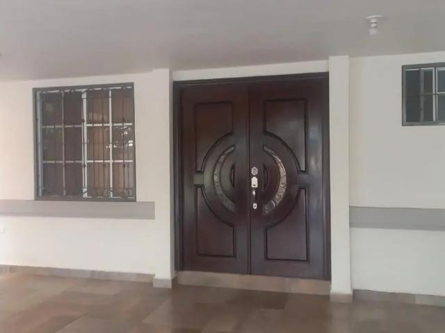 CASA EN RENTA EQUIPADA SIN MUEBLES, EN EL FRACC. PRIVADO MISIÓN ANÁHUAC, SENDERO,ESCOBEDO