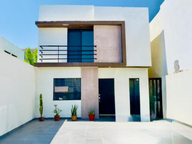 CASA EN RENTA EQUIPADA Y SEMIAMUEBLADA EN VILLAS DEL RENACIMIENTO, TORREÓN