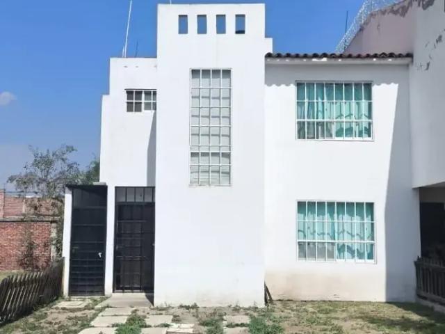 Casa en Renta: Espaciosa Residencia en Santa María, Celaya