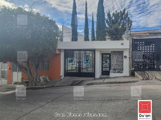 Casa en renta Ferrocarriles Nacionales 211, San Martin De Porres, León, Guanajuato, México
