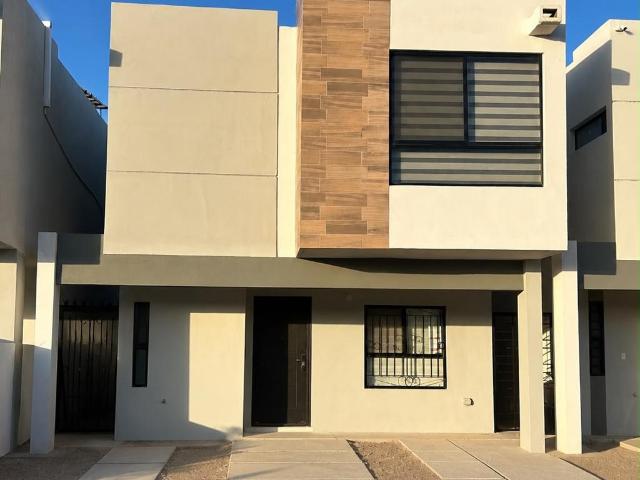 CASA EN RENTA FRACC. MONTEVALLE