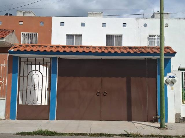 CASA EN RENTA, FRACC. ARANZAZU, IRAPUATO, GUANAJUATO