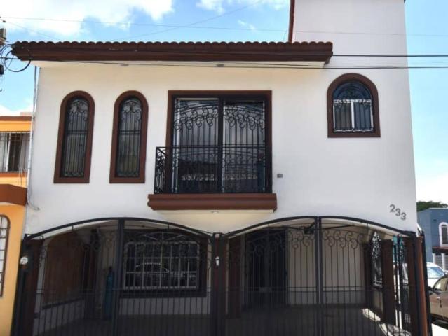 CASA EN RENTA FRACC BLANCAS MARIPOSAS