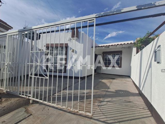 CASA EN RENTA FRACC. EL PORTAL