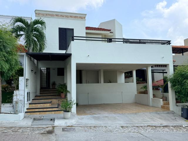 Casa en Renta Fracc. Haciendas del Rull