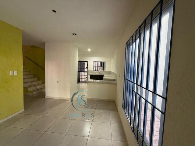 Casa en renta Fracc. Heroe De Nacozari, Ciudad Del Carmen, Carmen, Campeche, 24100, México