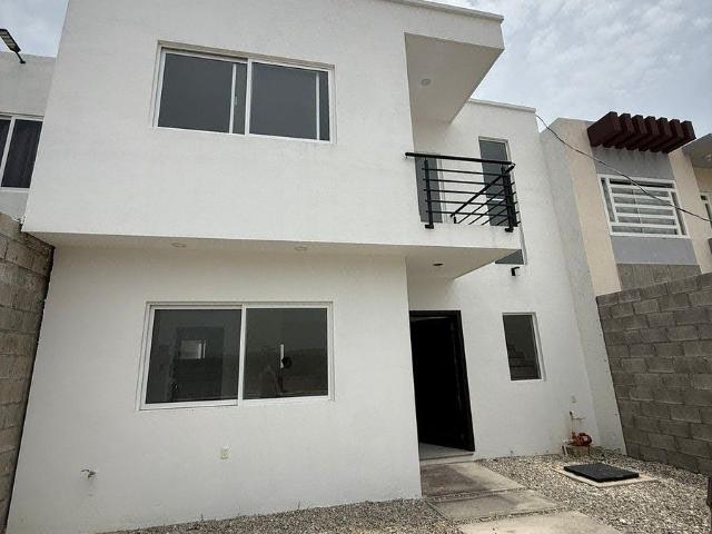 CASA EN RENTA FRACC ITACA