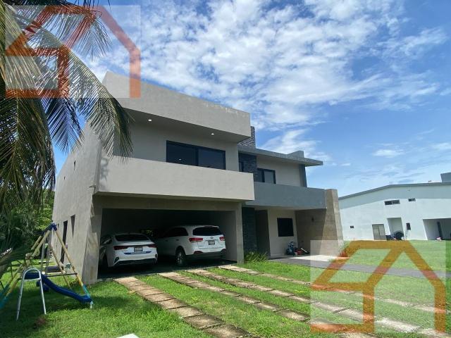 Casa en Renta Fracc. Laguna de Miralta