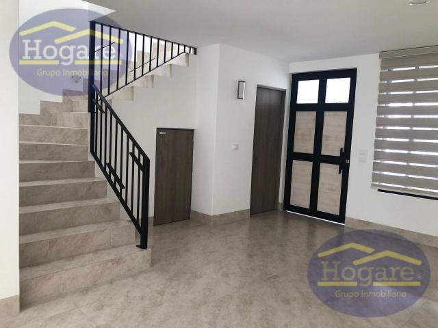 Apartada! CASA EN RENTA FRACC LOMBARDIA RESIDENCIAL, ZONA NORTE, LEON GTO
