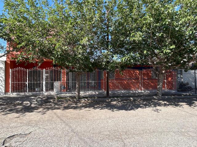 CASA EN RENTA FRACC. LOS BOSQUES