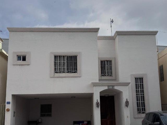 CASA EN RENTA FRACC. PRIVADAS DEL PARQUE, APODACA
