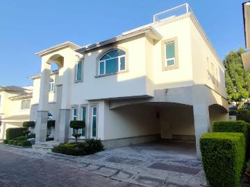 CASA EN RENTA FRACC. REAL DE ARCOS SAN FRANCISCO COAXUSCO METEPEC
