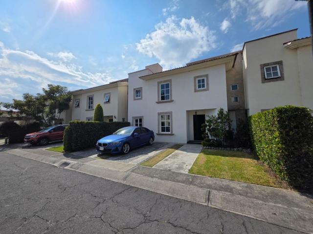 CASA EN RENTA FRACC. VILLA ROMANA SAN LORENZO COACALCO EN METEPEC