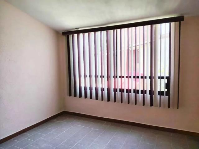 Casa en Renta, Fracc. Villas del Sur, Loma Bella, Cerrada 5 Sur ¨B¨, N. 9920a, Puebla