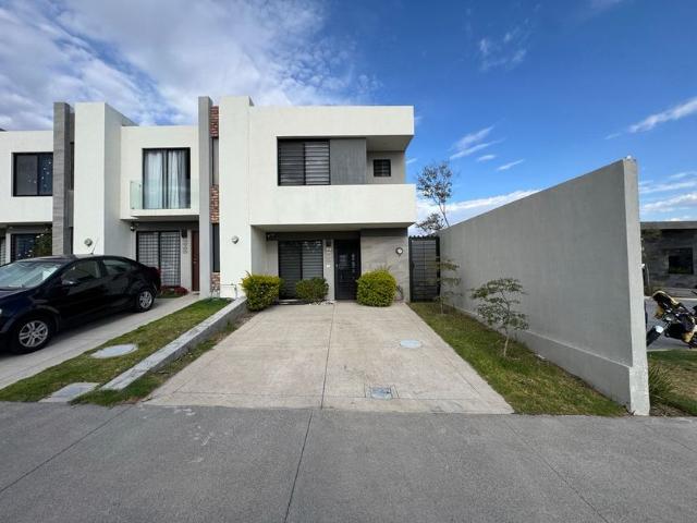 Casa en renta Fraccionamiento Valle Imperial, Zapopan, Jalisco