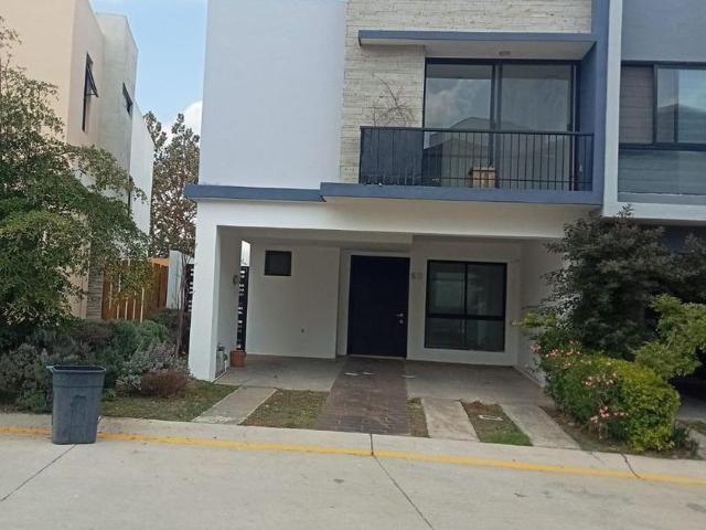 Casa en renta Fraccionamiento Valle Imperial, Zapopan, Jalisco