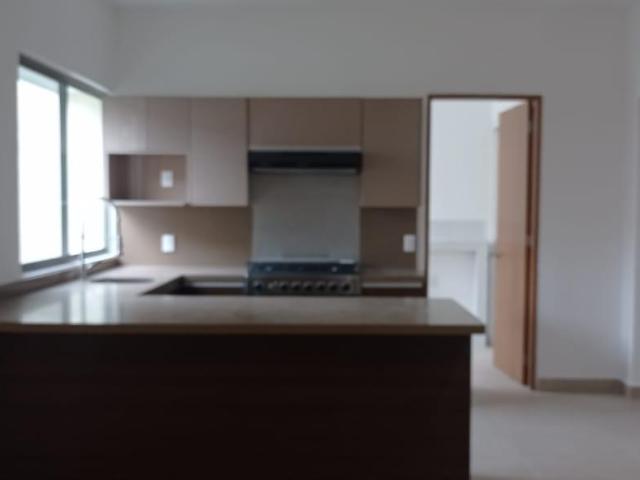 CASA EN RENTA FRACCIONAMIENTO ALTOZANO CUMBRES 8 ZONA AEROPUERTO