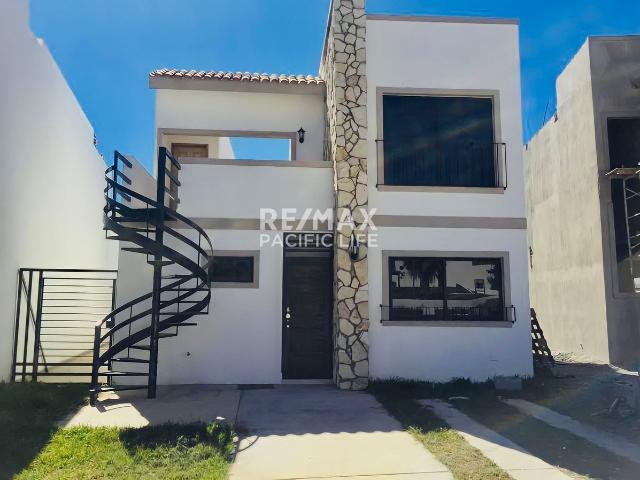 CASA EN RENTA FRACCIONAMIENTO AZUL PACIFICO