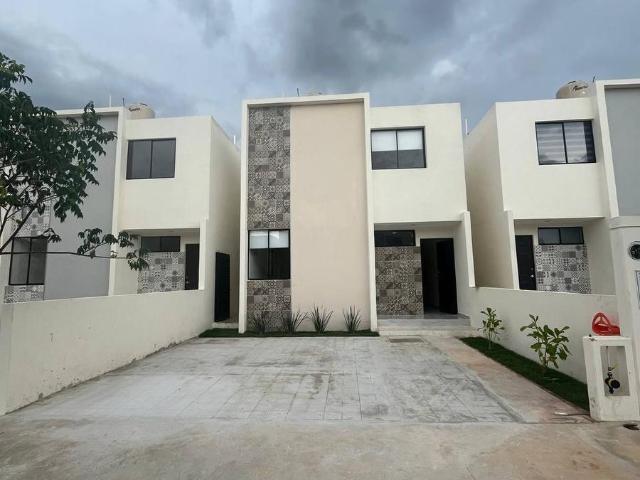 Casa en Renta fraccionamiento cerrado, Kanas?n