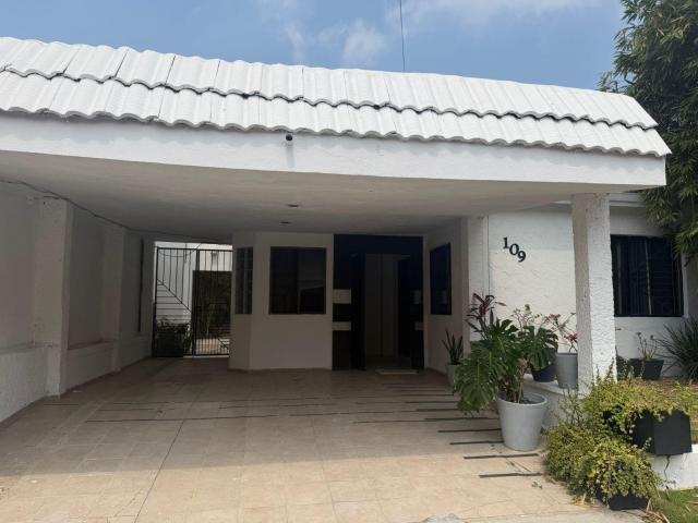 Casa en renta Fraccionamiento Colinas de Universidad